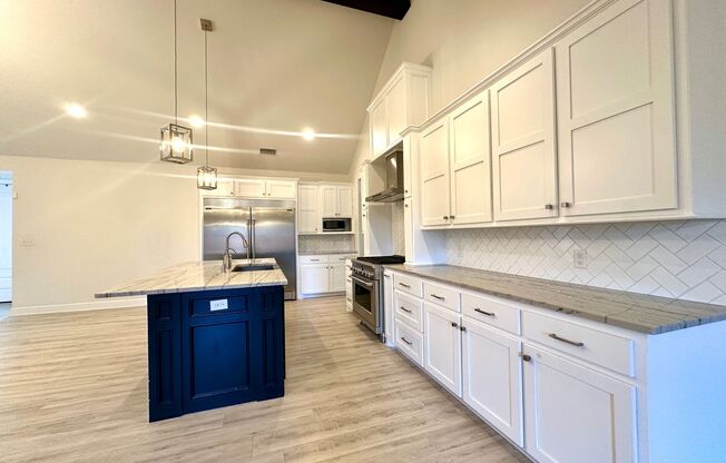 Beautiful 4Bed/3Bath Available!