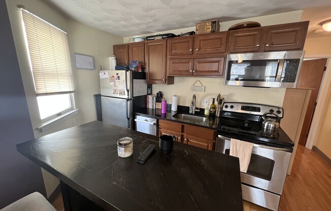 1 bed, 1 bath, $2,850, Unit 2B