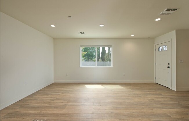 12516 SAN FERNANDO RD
