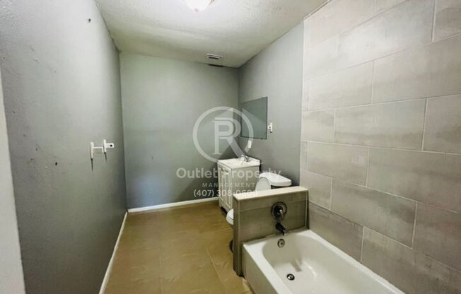 2 beds, 1 bath, 745 sqft, $1,295, Unit 918A