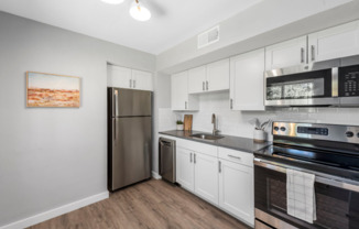 1 bed, 1 bath, 700 sqft, $950, Unit 2B