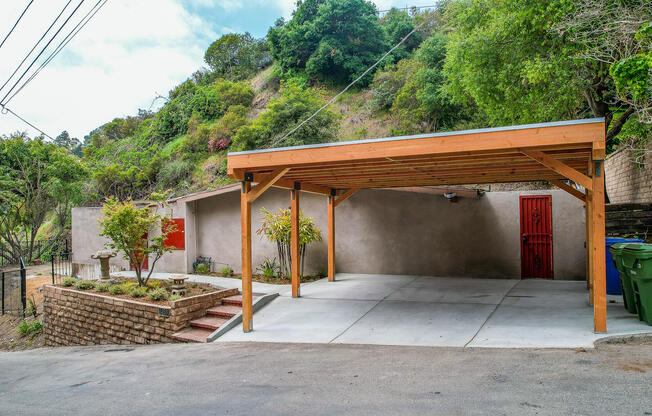 1450 BENEDICT CYN DR