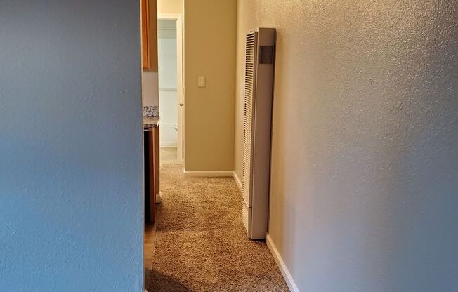 1 bed, 1 bath, 575 sqft, $1,420, Unit 68