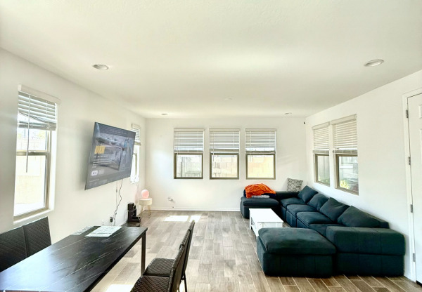 4236 S 58 LN