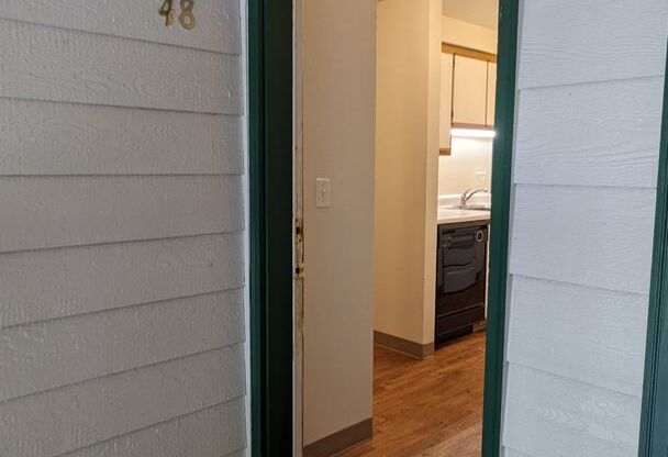 1 bed, 1 bath, 650 sqft, $1,225, Unit 4048