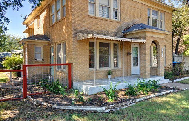 Near Southside Downstairs Duplex