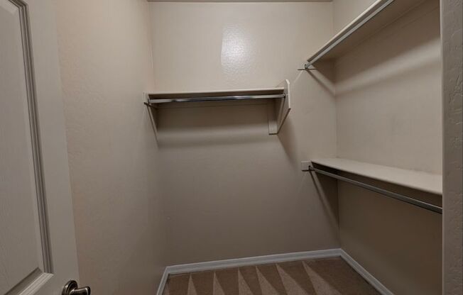 Beautiful condominium located in the heart of Chandler!