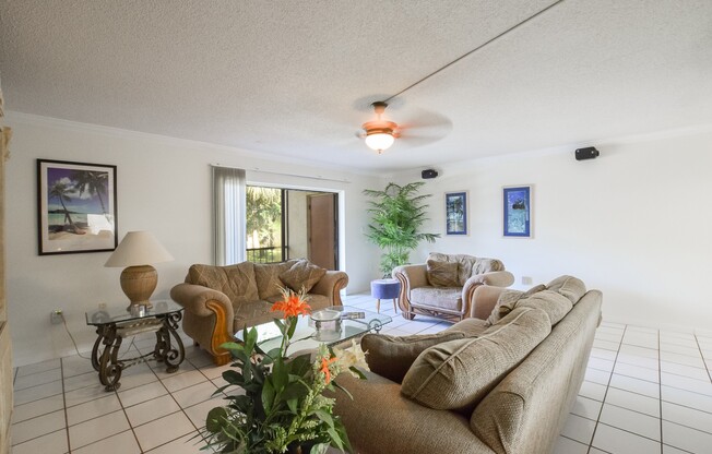 Beautiful 2 Bed 2 Bath Furnished Condo for Rent in Altamonte Springs, FL!
