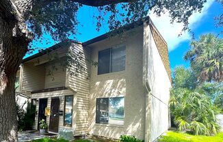 Beautifully Renovated 2-Bedroom, 1.5-Bathroom Townhouse in North St. Petersburg