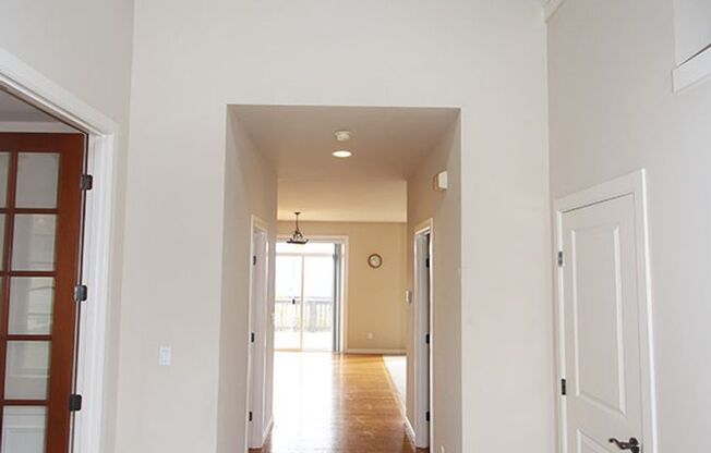 UPDATED CHAFFEY 4 BEDROOOM KINGSTON HOME FOR RENT WITH GREAT VIEWS!