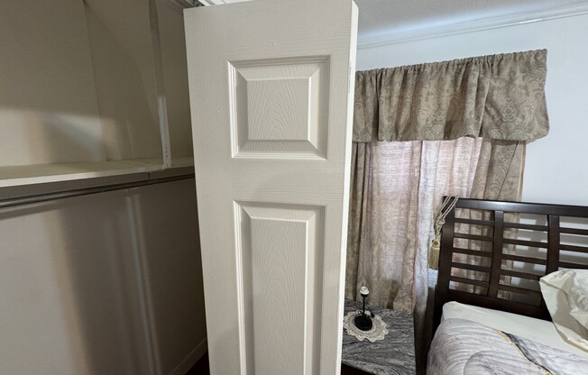 2 beds, 1 bath, 800 sqft, $2,400, Unit 27