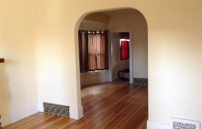 1208 W 31st