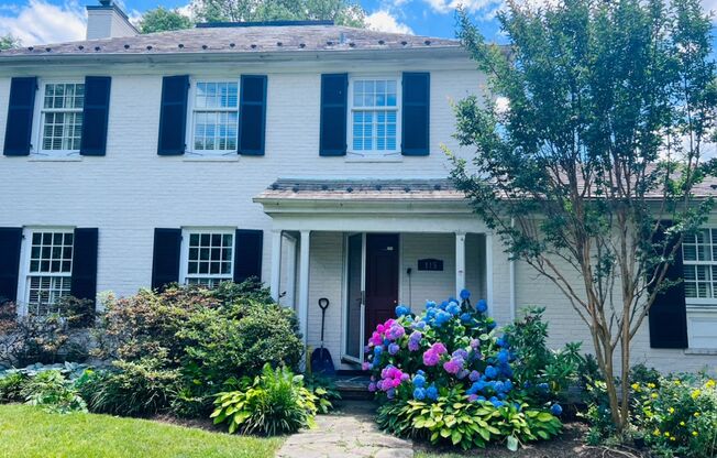Spacious 4-Bedroom Single Family House in Baltimore