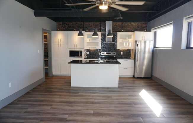 1 bed, 1 bath, $1,400, Unit Union Lofts- #11