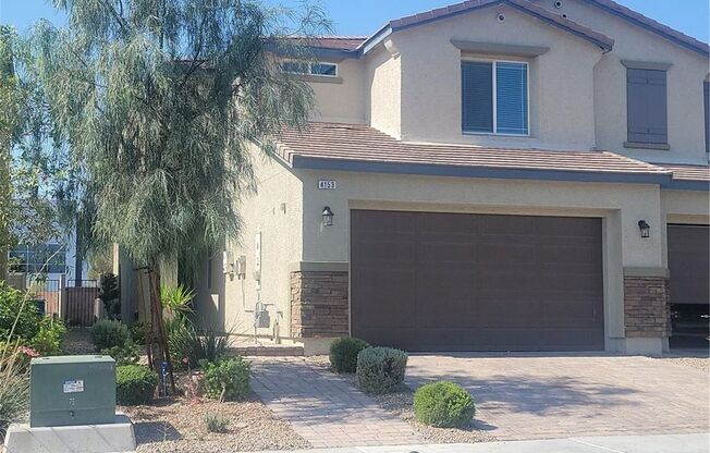Spacious Solar-Powered Living in Gated Mesa Verde