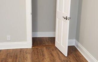 2 beds, 1 bath, $3,120, Unit 10