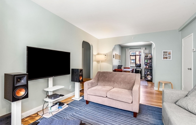 69 Strathmore Rd