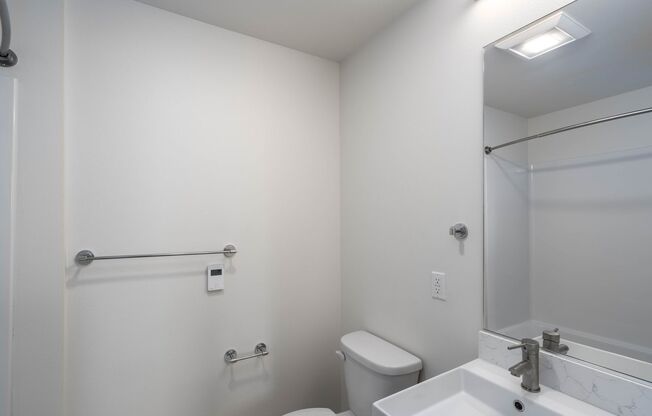Studio, 1 bath, $1,400