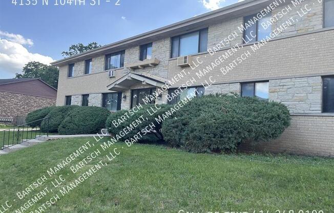 4135 N 104 ST