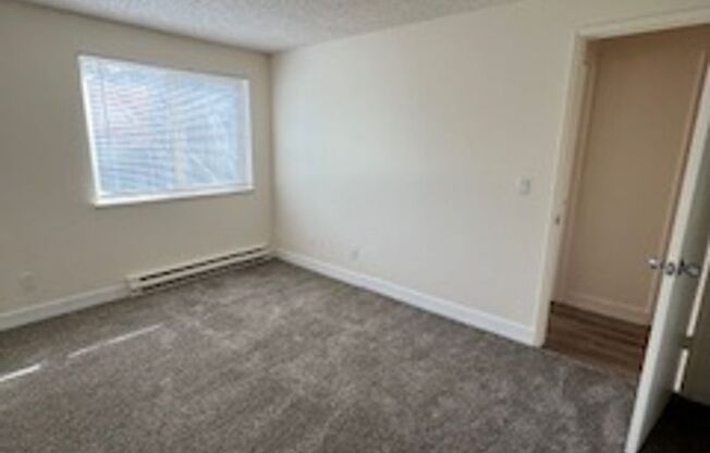 2 beds, 1 bath, 925 sqft, $1,450, Unit 762-73