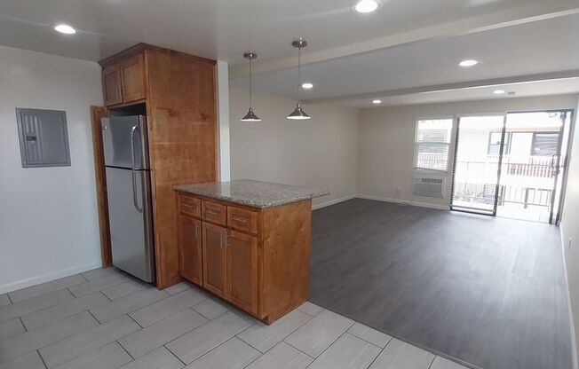 1 bed, 1 bath, 672 sqft, $1,995