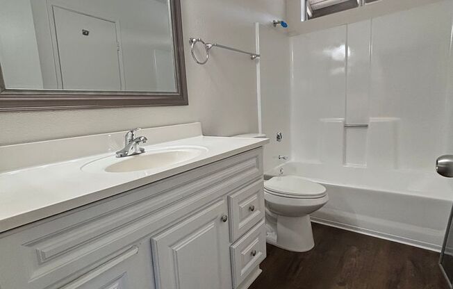 2 beds, 1 bath, 750 sqft, $2,100, Unit 23