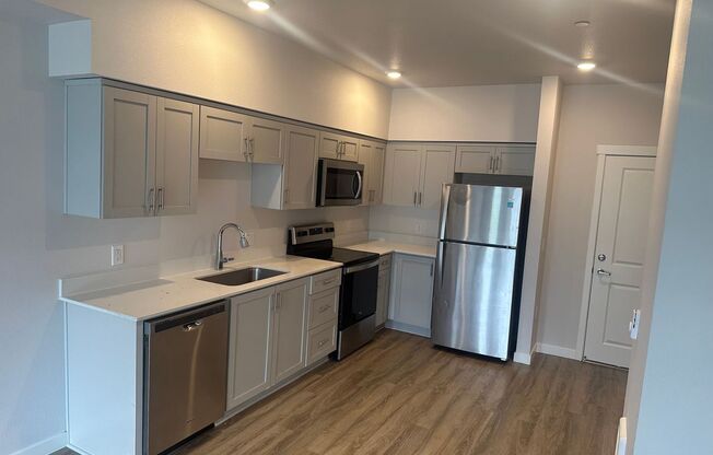 1 bed, 1 bath, 615 sqft, $1,750, Unit 40-203