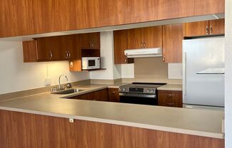 3 beds, 2 baths, $3,400, Unit # 1102