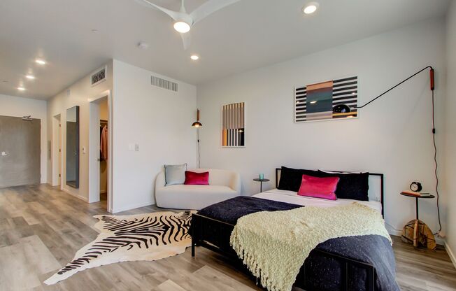 Studio, 1 bath, 437 sqft, $1,850, Unit 305