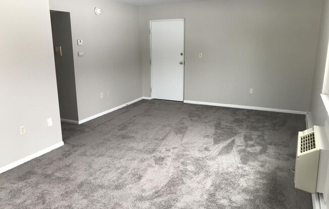 2 beds, 1 bath, $1,150, Unit Unit 03