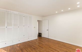 437 N SWARTHMORE AVE