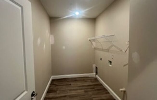 3 beds, 2 baths, 1,205 sqft, $1,300, Unit 218