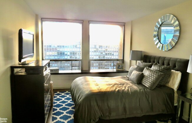 1 bed, 1 bath, $3,950, Unit 21N