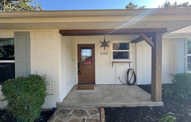 Rentals in FORT WORTH! Charming Remodeled Home in Keller ISD – A Must-See!