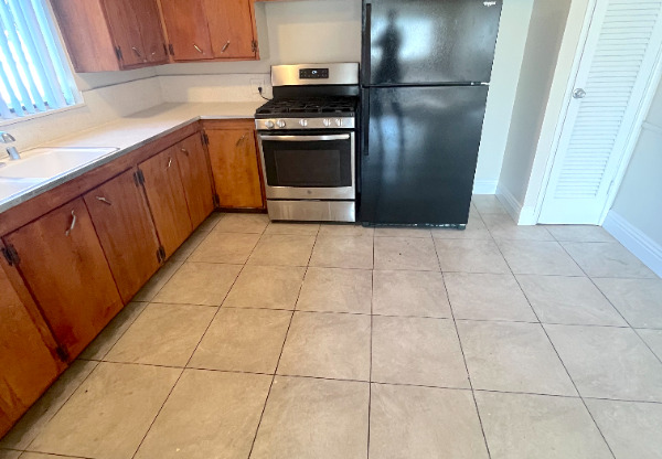 504 W F ST
