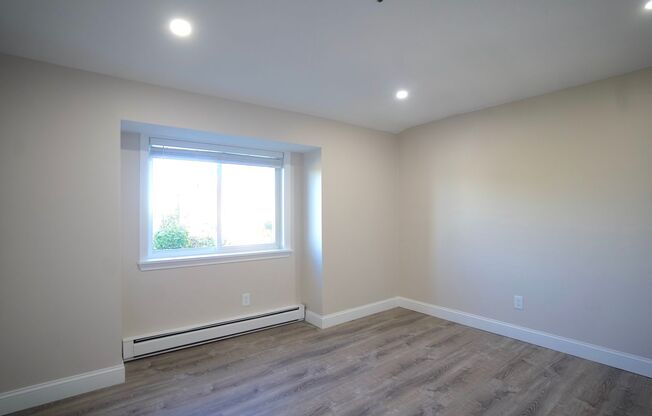 1 bed, 1 bath, 775 sqft, $2,400, Unit 76-6