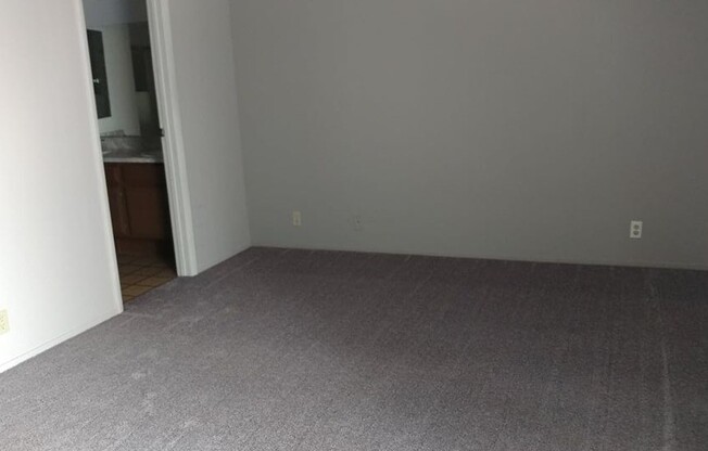 3 beds, 2 baths, $1,750