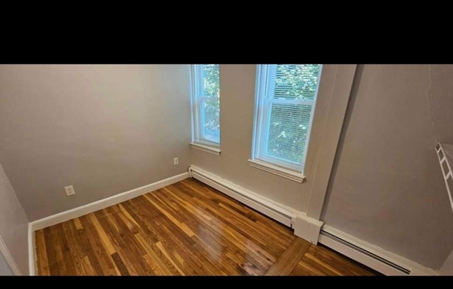 2 beds, 1 bath, 700 sqft, $2,000, Unit 19