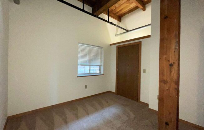 2 beds, 1 bath, 864 sqft, $1,800, Unit 510