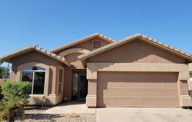 3 Bedroom Home In Glendale!