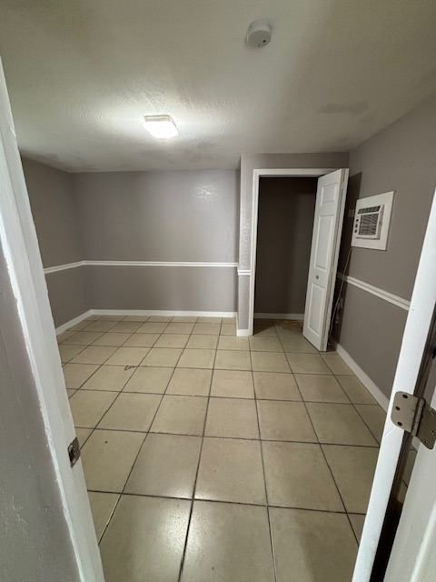1064 N Tamiami Trl