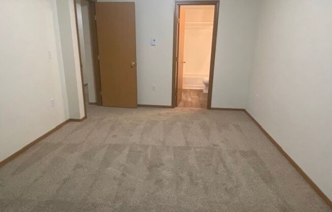 2 beds, 2 baths, 1,062 sqft, $1,995, Unit D301