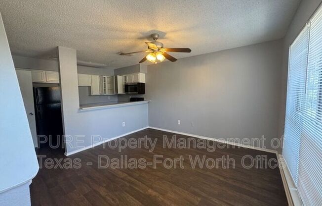 4004 W PIONEER DR