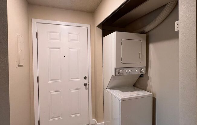 2 beds, 1 bath, 871 sqft, $1,799, Unit 308