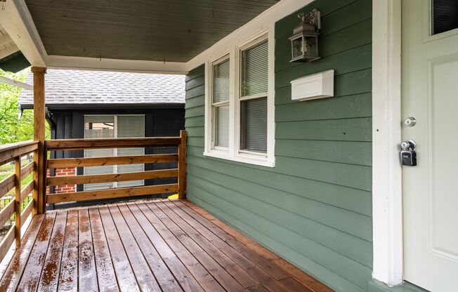 2bd/1ba Bungalow!!