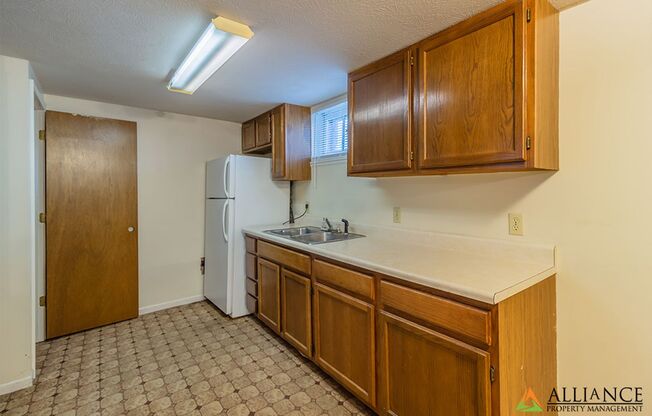 5 beds, 2 baths, 2,016 sqft, $1,875, Unit 01 (Front)