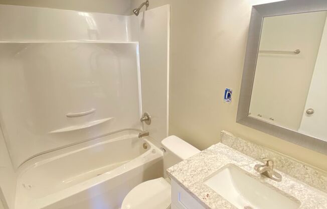 2 beds, 1.5 baths, 832 sqft, $1,250, Unit 802 Oakwood Villa