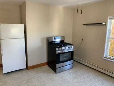 1 bed, 1 bath, $2,200, Unit 3