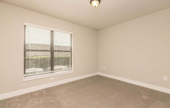 1 bed, 1 bath, 746 sqft, $1,190