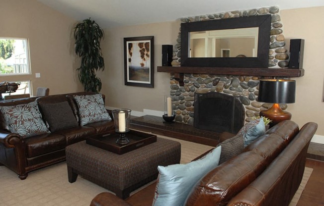 Fair Oaks, CA Hazel Ranch Apartments living room